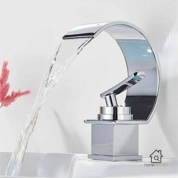 Robinet cascade chromé design rond